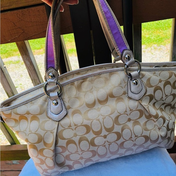 Coach Poppy beige and Purple Women's Tote Bag - Picture 5 of 9